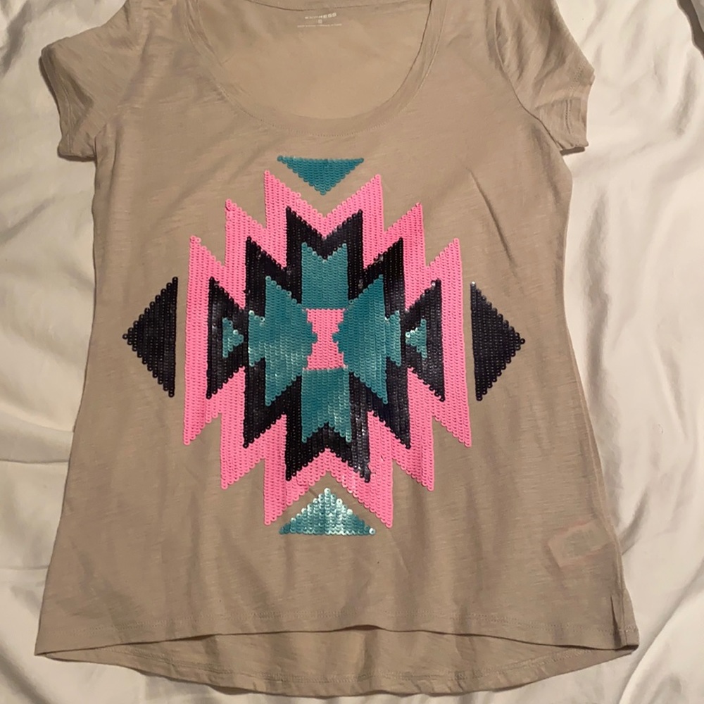 XS tan with sequin design short sleeve blouse